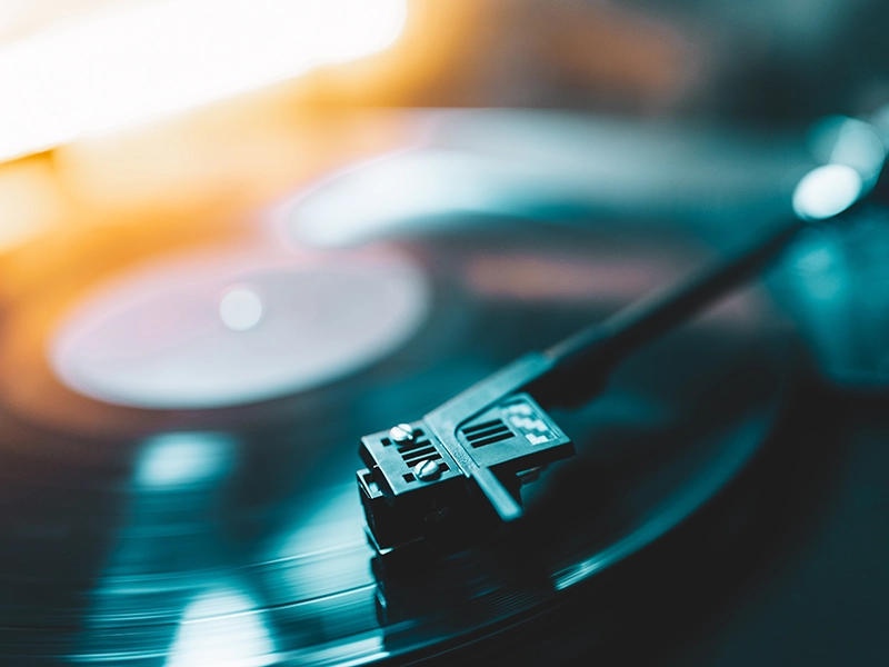 Custom Multimedia Packaging Ideas for Musicians